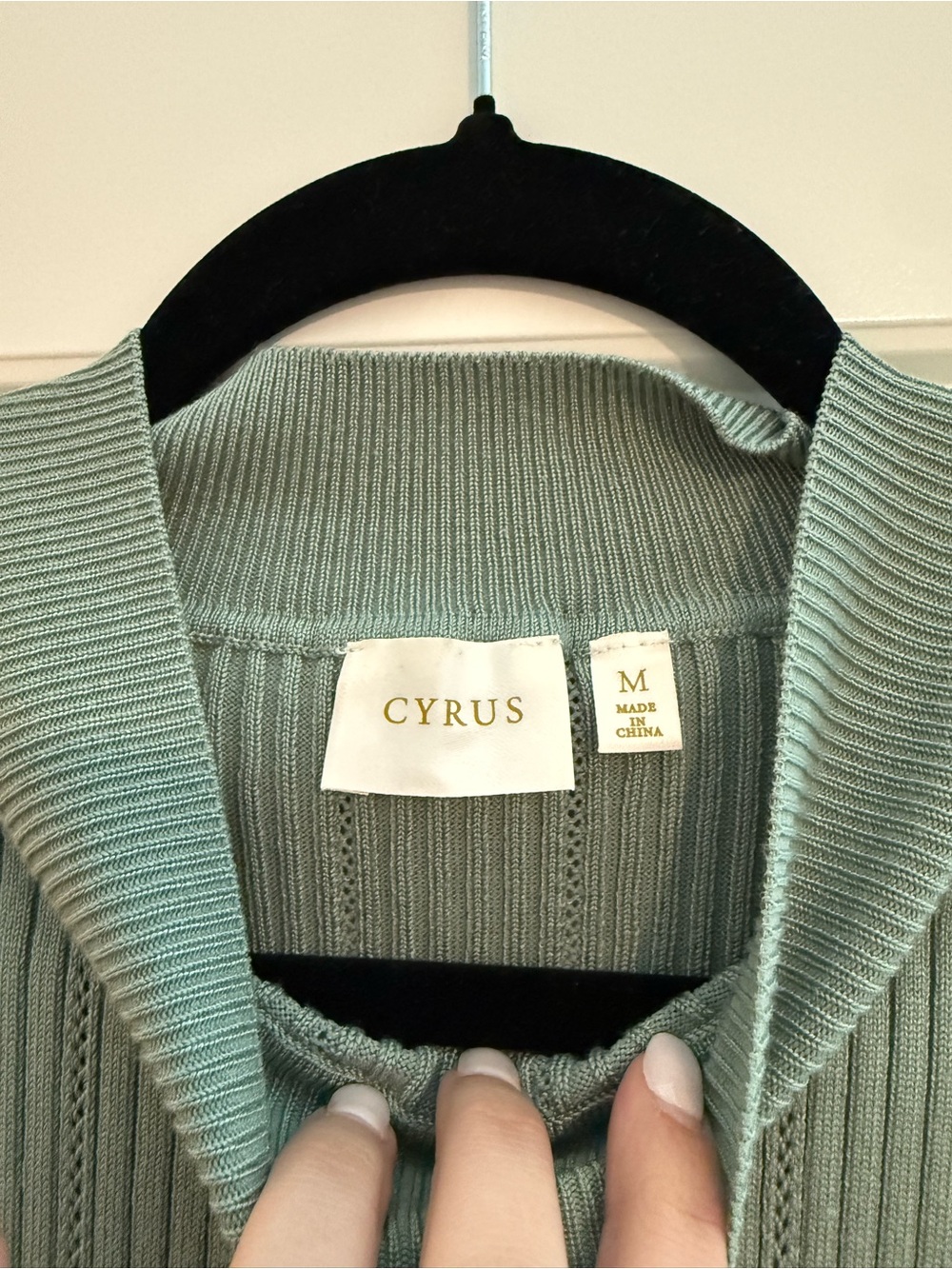 Sleeveless Ribbed Mock Neck Top - sea foam color - Picture 2 of 3